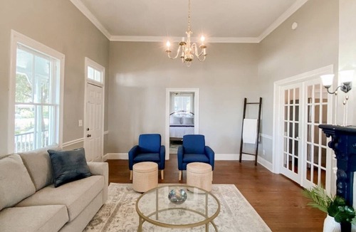 Burton House | Southern Charm | Sleeps 4!