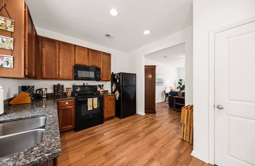 Ladson Villa | Southern Oak Cottage