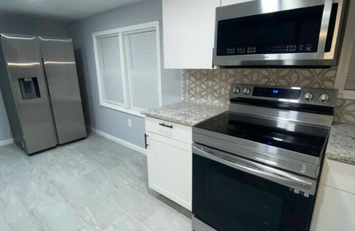 Charleston County House | Spacious 3 Bed 2 Bath Home