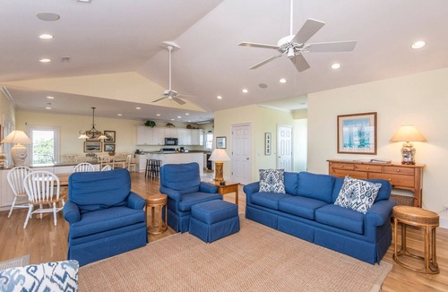Edisto Island House | Spacious Beachfront Home on St. Helena Sound; 2 Screened Porches; Sundeck w/Sunset Views