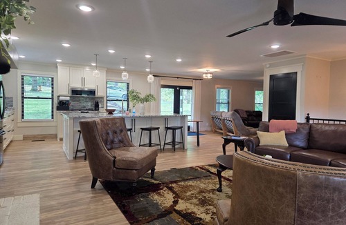 Lowell House | Spacious Beaver Lake Retreat - 4BR Home with Game Rooms - Sleeps 14