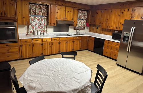 Garden City House | Spacious, Cozy and Quiet 3 Bedrooms and 2 Bathrooms Located 12 min to downtown