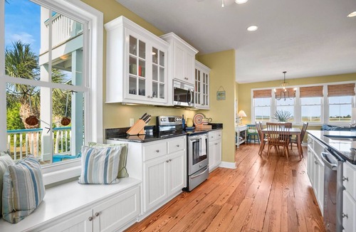 Oceanmarsh Subdivision House | Spacious family home with expansive views, close to the beach and amenities