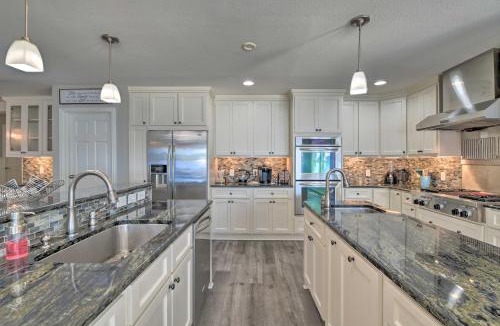 Granbury House | Spacious Granbury Home w/Lakefront Outdoor Oasis!
