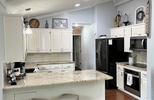 Hot Springs Village House | Spacious Lakefront 3BR 3BA with Kayaks—Close to Pickleball, Golf & Hot Springs