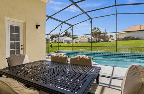 Windsor Palms House | Spacious Pool Home Near Disney 5 BD/4 BA/Indian Creek (2504 OL)