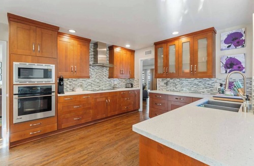 Tarzana Villa | 🌴Spacious & Private 5Bdr Private Retreat-Saltwater Pool/Spa, Outdoor Kitchen🌴