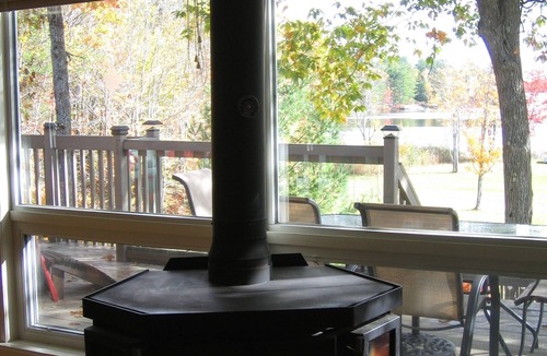 Gravenhurst Cottage | Special Pricing 4 Bedroom Luxury Cottage in Muskoka on lake