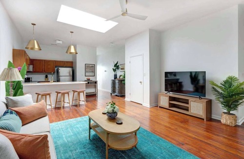 Historic District - North Apartment | State Street Suite, Historic District | Central