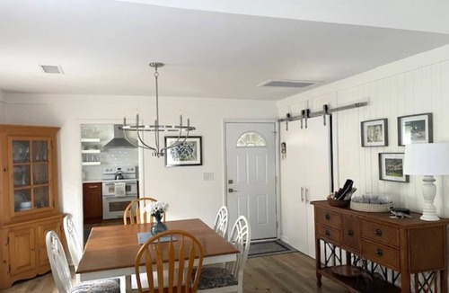 West Beach Cottage | STEPS from the beach Remodeled Kitchen & Master Bath!