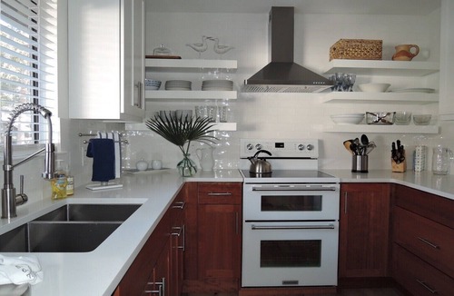 West Beach Cottage | STEPS from the beach Remodeled Kitchen & Master Bath!