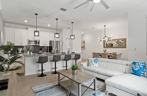 Kissimmee Villa | Storey Lake Resort~Heated Pool~Brand New~Designer