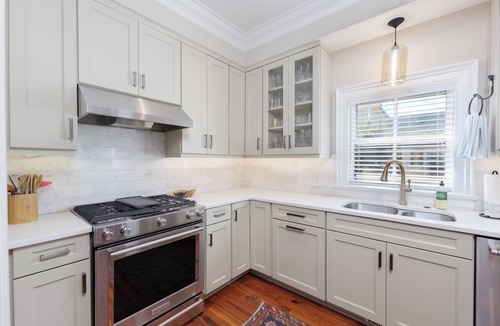 South of Broad House | Stunning 3BR Home on desired Tradd - 3 PARKING SPOTS