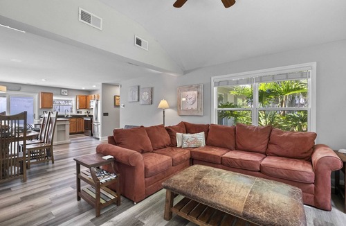 Folly Field House | Stunning Beach Home/Private pool with large backyard/7 Min walk to beach