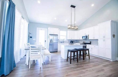 Mississippi City House | Stunning Comfortable Beach View House! Play Pool by the Beach! Great Family fun!