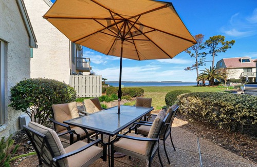Harbour Town Villa | Stunning Harbour Town villa with views of Calibogue Sound
