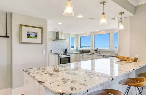 Harbour Town Apartment | Stylish Condo with Water Views in Sea Pines
