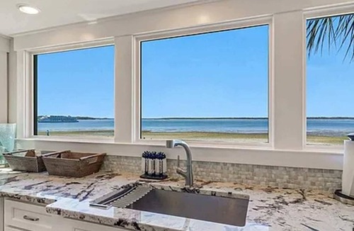 Harbour Town Apartment | Stylish Condo with Water Views in Sea Pines
