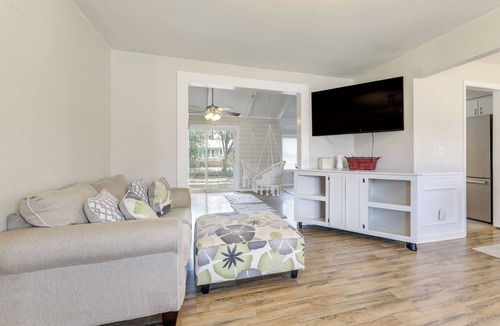 Ladson House | Suburban Family Home 18 Mi to Dtwn Charleston!