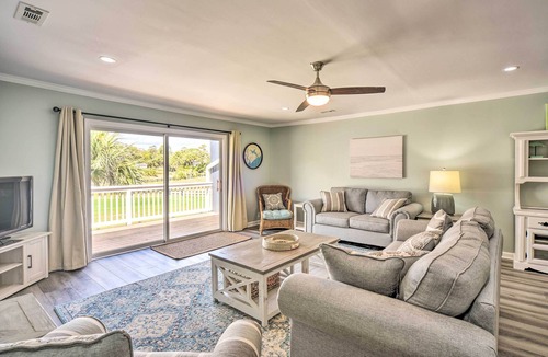 Edisto Island Cottage | Sunny Edisto Island Duplex - Half Mile to Beach!