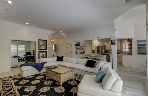 Shipyard Plantation House | Sunset Rentals | Kingston 82 | Dog Friendly