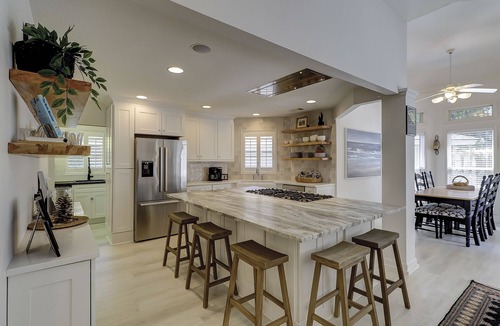Shipyard Plantation House | Sunset Rentals | Kingston 82 | Dog Friendly