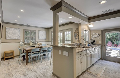 Lawton Woods House | Sunset Rentals | 5 Rice Lane | Dog Friendly