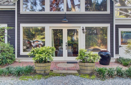 Summerville Historic District House | The Barn at Linwood - Tucked away in old downtown Summerville. A special getaway