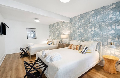 Folly Beach Hotel | The Boattail- Room 15 - Large pool, Pet Friendly with paid fee