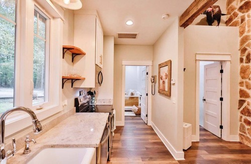 Statesboro House | The Camellia Cottage - private family space!