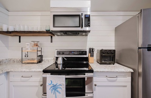 Bluffton Apartment | The Coastal Carriage - Pet Friendly Retreat in the Heart of Old Town Bluffton