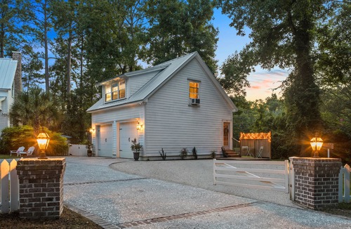Johns Island Cottage | The Cutest Farmhouse with Salt Water Pool