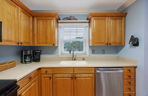 Pelican Bay House | The FAMILY Spot in Wild Dunes - Walking Distance to Beach - Pool Access