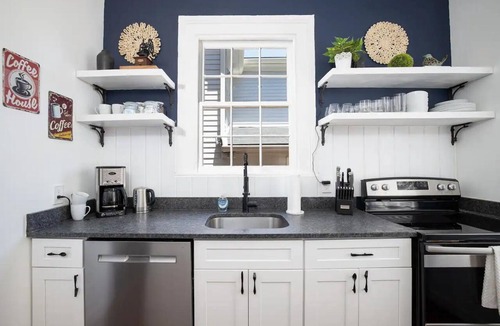 Savannah Victorian District House | The Forsyth Victorian Gathering House - Sleeps 19!