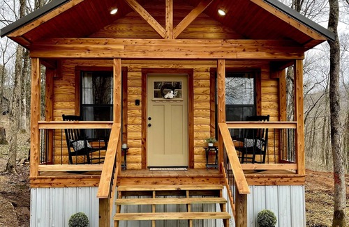Alix Cabin | The Hoot Owl Cabin on The Mulberry River
