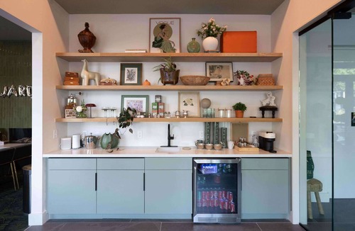 Metropolitan Apartment | The Jardin Daisy Suite | Near Downtown