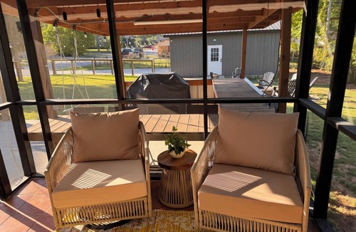 Cayce House | The Marigold- USC+Hot Tub+Fire Pit+Game Room+Grill+Near Downtown