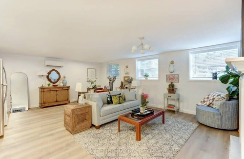 Historic District - North Apartment | The Murph @ Chippewa Square | Modern Decor