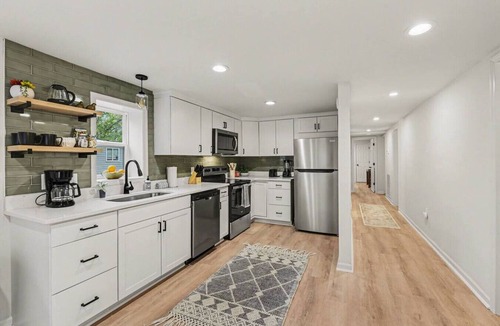 Hanahan House | The Palm Hideaway~3br/2ba Hanahan Home