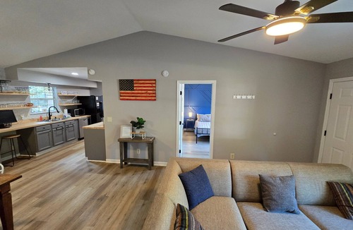 Port Royal House | The Palmetto Blue Cottage. 5 min to Parris Island