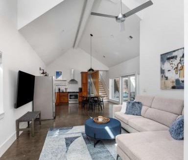North Charleston House | The Polygon, Park Circle, Pet Friendly