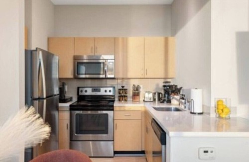 Downtown Bed & Breakfast | The Sunstone' Oceanfront Right On Sand Direct Beach Access Ocean View Parking