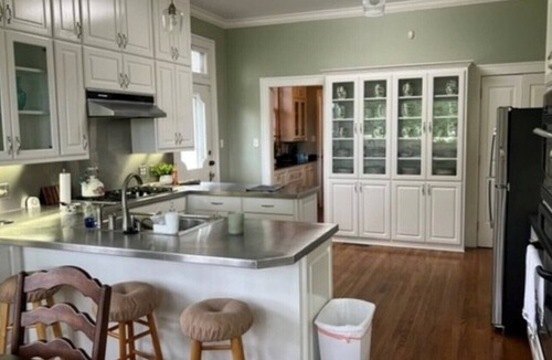 Magnolia House | This Historic Mansion is beautifully decorated with all of the special touches.