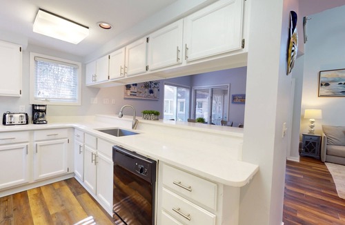 Palmetto Dunes Villa | Townhome style with lagoon Views!