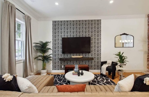 Old West Broad Neighborhood Condo | Townhomes Combo Near Forsyth Park, Parking