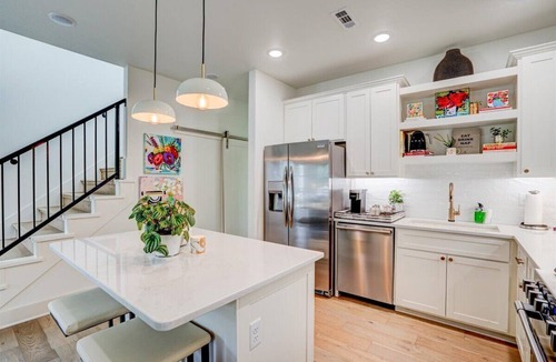 Downtown House | TRAILSIDE AT THE MOMENTARY, Bikers Paradise on Trail, Voted TOP 10 Luxury