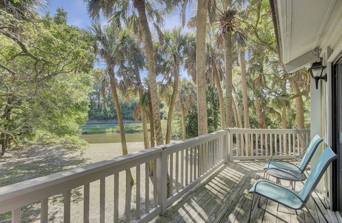 Seabrook Island Cottage | Treehouse Escape-Lagoon View & Walk to Beach