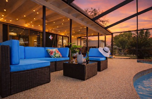 Temple Terrace House | Tropical Pool Retreat Near USF/Casino/Busch Garden/Fairgrounds/Downtown