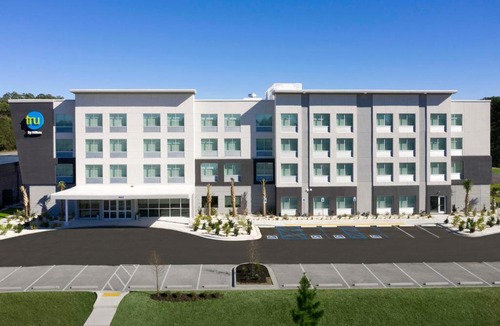 Burton Hotel | Tru by Hilton Beaufort, Sc