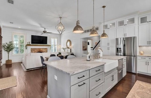 Olde Town House | Two Homes · Walk to Old Town · Fire Pit · EV